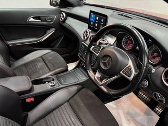 Mercedes-Benz GLA 2.1 GLA220d AMG Line (Premium Plus) 7G-DCT 4MATIC Euro 6 (s/s) 5