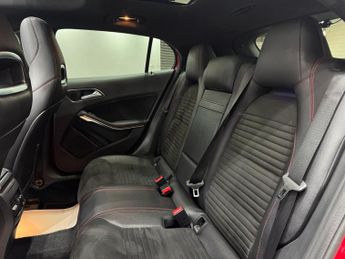 Mercedes-Benz GLA 2.1 GLA220d AMG Line (Premium Plus) 7G-DCT 4MATIC Euro 6 (s/s) 5