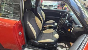 MINI Clubman 1.6 Cooper Auto Euro 5 5dr
