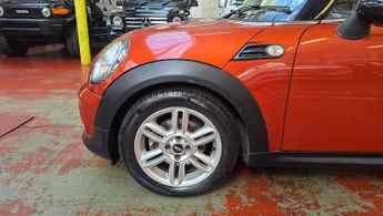 MINI Clubman 1.6 Cooper Auto Euro 5 5dr