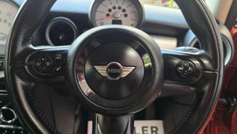 MINI Clubman 1.6 Cooper Auto Euro 5 5dr