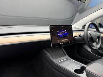 Tesla Model 3 Auto RWD 4dr