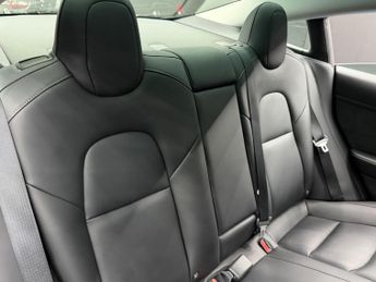 Tesla Model 3 Auto RWD 4dr