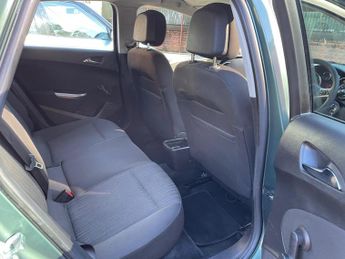 Vauxhall Astra 1.6 16v Exclusiv Auto Euro 5 5dr