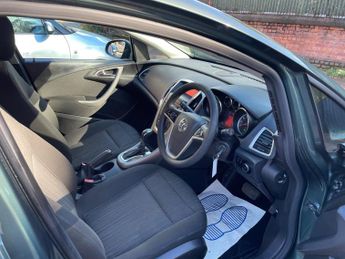 Vauxhall Astra 1.6 16v Exclusiv Auto Euro 5 5dr