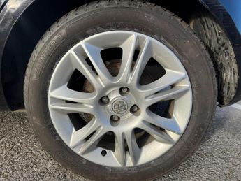 Vauxhall Corsa 1.4i 16v SE 5dr (a/c)