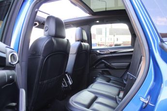 Porsche Cayenne 3.0 TD V6 TiptronicS 4WD Euro 6 (s/s) 5dr