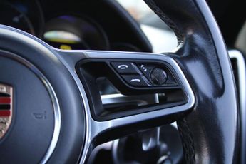 Porsche Cayenne 3.0 TD V6 TiptronicS 4WD Euro 6 (s/s) 5dr