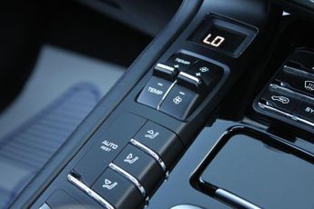 Porsche Cayenne 3.0 TD V6 TiptronicS 4WD Euro 6 (s/s) 5dr
