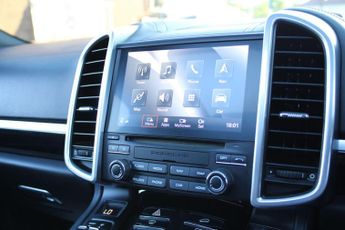 Porsche Cayenne 3.0 TD V6 TiptronicS 4WD Euro 6 (s/s) 5dr