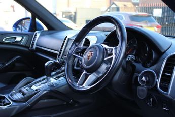 Porsche Cayenne 3.0 TD V6 TiptronicS 4WD Euro 6 (s/s) 5dr