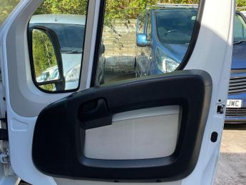 Peugeot Boxer 2.2 HDi 335 Professional Panel Van 5dr Diesel Manual L3 H2 Euro 