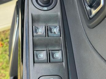 Renault Captur 1.2 TCe ENERGY Dynamique Nav Auto Euro 6 (s/s) 5dr