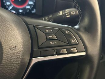 Nissan Juke 1.6 N-Connecta SUV 5dr Petrol Hybrid Auto Euro 6 (143 ps)