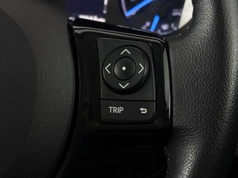 Toyota Yaris 1.5 VVT-h Icon Hatchback 5dr Petrol Hybrid E-CVT Euro 6 (s/s) (1