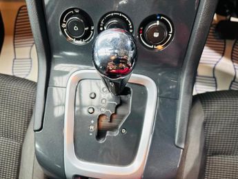 Peugeot 5008 2.0 HDi Active Auto Euro 5 5dr