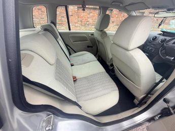 Ford Fusion 1.6 Plus 5dr