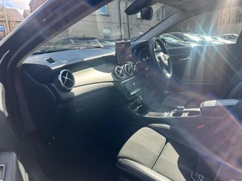 Mercedes-Benz GLA 1.6 GLA180 Urban Edition 7G-DCT Euro 6 (s/s) 5dr