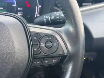 Toyota Corolla 1.8 VVT-h CVT Euro 6 (s/s) 5dr