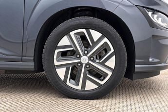 Hyundai Kona 64kWh Premium SUV 5dr Electric Auto (10.5kW Charger) (204 ps)