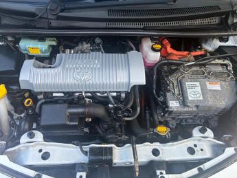 Toyota Yaris 1.5 VVT-h T Spirit CVT Euro 5 5dr