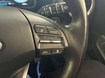 Hyundai KONA 64kWh Premium SUV 5dr Electric Auto (10.5kW Charger) (204 ps)