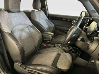 MINI Electric Hatch Cooper SE 32.6kWh Level 2 Hatchback 3dr Electric Auto (184 ps)