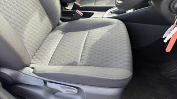 Toyota Yaris 1.5 VVT-h Design E-CVT Euro 6 (s/s) 5dr
