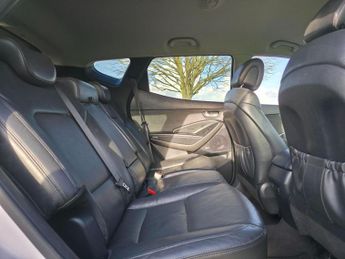 Hyundai Santa Fe 2.2 CRDi Blue Drive Premium Auto 4WD Euro 6 (s/s) 5dr (7 Seat)