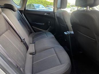 Vauxhall Astra 1.6i SRi Euro 6 5dr