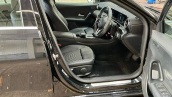 MERCEDES-BENZ A-CLASS HATCHBACK 1.3 A 180 SE EXECUTIVE 5DR