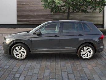 Volkswagen Tiguan 1.5 TSI Life SUV 5dr Petrol DSG Euro 6 (s/s) (150 ps)