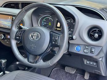 Toyota Yaris 1.5 VVT-h Icon Tech E-CVT Euro 6 (s/s) 5dr