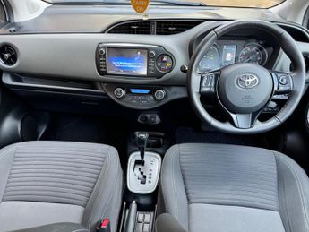 Toyota Yaris 1.5 VVT-h Icon Tech E-CVT Euro 6 (s/s) 5dr