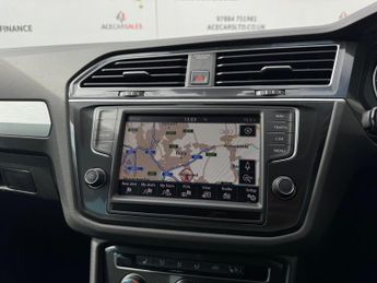 Volkswagen Tiguan 2.0 TDI BlueMotion Tech SE Navigation DSG 4Motion Euro 6 (s/s) 5