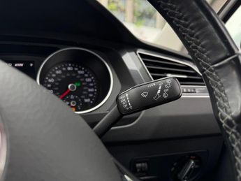 Volkswagen Tiguan 2.0 TDI BlueMotion Tech SE Navigation DSG 4Motion Euro 6 (s/s) 5