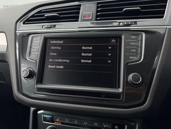 Volkswagen Tiguan 2.0 TDI BlueMotion Tech SE Navigation DSG 4Motion Euro 6 (s/s) 5