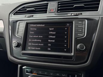 Volkswagen Tiguan 2.0 TDI BlueMotion Tech SE Navigation DSG 4Motion Euro 6 (s/s) 5