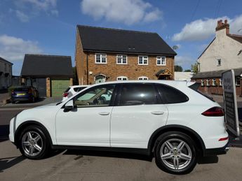 Porsche Cayenne 3.0 TD V6 TiptronicS 4WD Euro 6 (s/s) 5dr