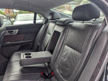 Jaguar XF 2.2d Luxury Auto Euro 5 (s/s) 4dr
