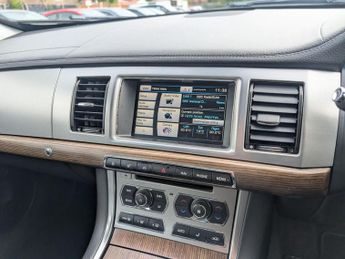 Jaguar XF 2.2d Luxury Auto Euro 5 (s/s) 4dr