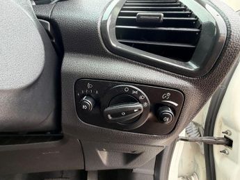 Ford EcoSport 1.5 Titanium SUV 5dr Petrol Powershift 2WD Euro 5 (112 ps)