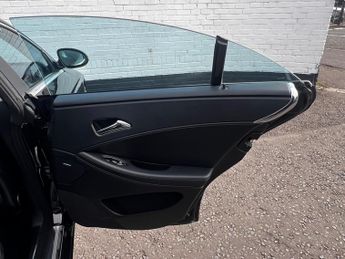 Mercedes-Benz CLS 3.0 CLS320 CDI Coupe 7G-Tronic 4dr
