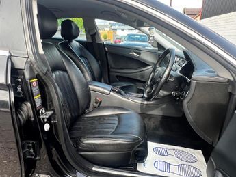 Mercedes-Benz CLS 3.0 CLS320 CDI Coupe 7G-Tronic 4dr