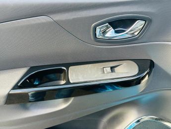 Renault Captur 1.5 dCi Dynamique S MediaNav SUV 5dr Diesel EDC Euro 5 (90 ps)
