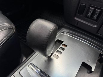 Mitsubishi Shogun 3.2 DI-DC Elegance Auto 4WD Euro 5 5dr LWB