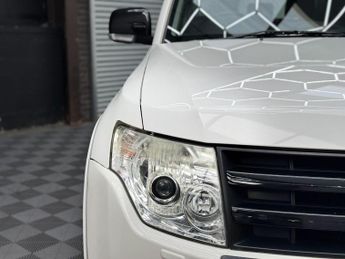 Mitsubishi Shogun 3.2 DI-DC Elegance Auto 4WD Euro 5 5dr LWB