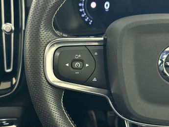 Volvo XC40 Recharge Twin 78kWh Pro SUV 5dr Electric Auto AWD (408 ps)