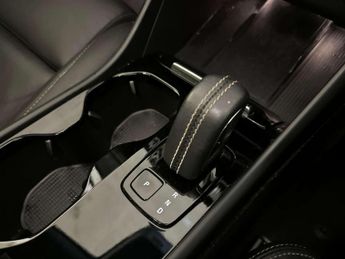 Volvo XC40 Recharge Twin 78kWh Pro SUV 5dr Electric Auto AWD (408 ps)