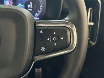 Volvo XC40 1.5h T5 Recharge 10.7kWh Ultimate Dark SUV 5dr Petrol Plug-in Hy